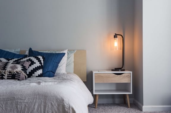10 Ways to Help Reduce the Noise in an Apartment