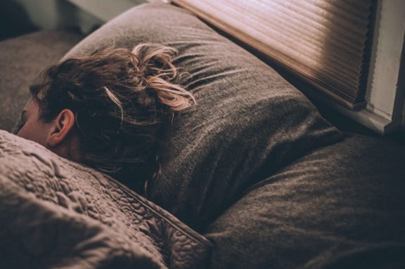 10 Ways to Help Reduce the Noise in an Apartment