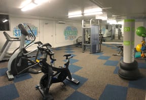 Blix32 Fitness center with gym equipment