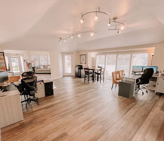 leasing office of Ardsley Ridge Apartments