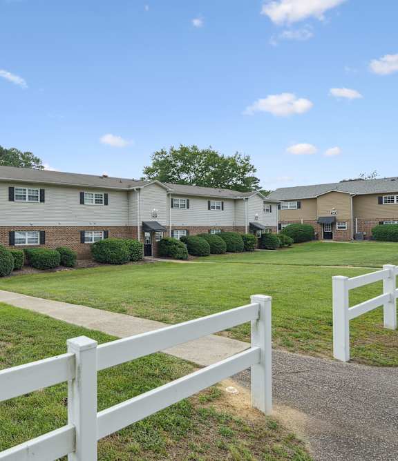 White Picket Fence at The Groves Apartments, Raleigh, North Carolina
