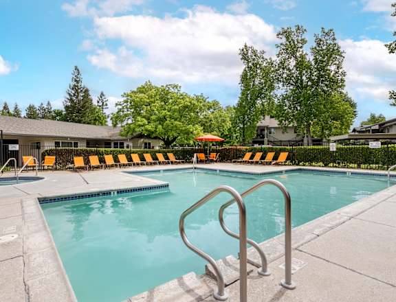 Bent Tree Pool