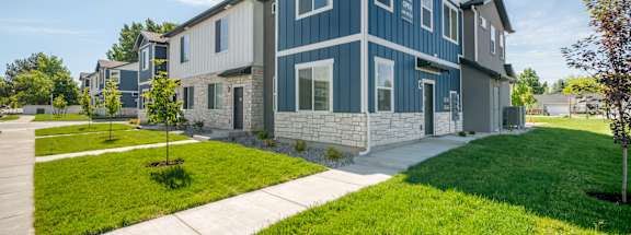 Orchard Park Townhomes Exterior
