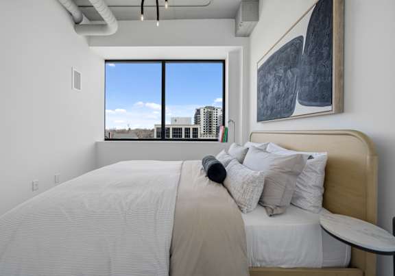 Cozy Bedroom View at Richmond Square, London