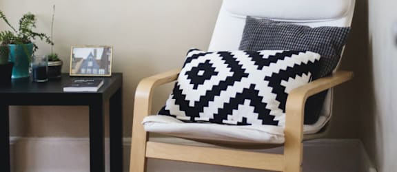 Livingroom accent chair
