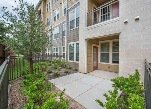 Exterior View at Aviator West 7th, Texas, 76107