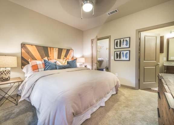 Spacious Bedroom With Comfortable Bed at Aviator West 7th, Texas, 76107
