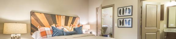 Spacious Bedroom With Comfortable Bed at Aviator West 7th, Texas, 76107