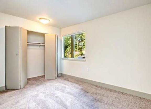 Milton Apartments - Autumn Village Apartments - Bedroom