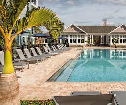 the pool at the resort at longboat key club
