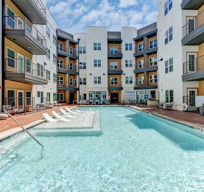 Resort-Style Pool at Park South Apartments in South Austin, Texas 78748