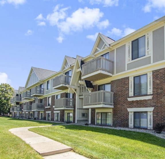 Exterior View of Briarwood Apartments in Benton Harbor, MI