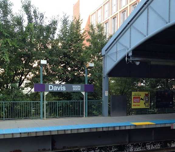 A train station with a sign that says Davis.