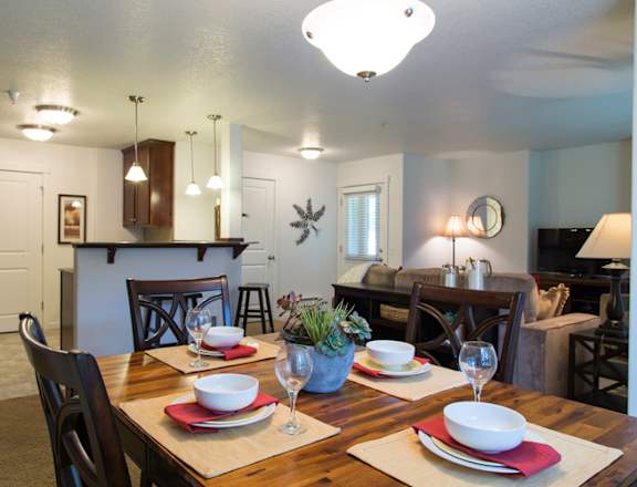 Reserve at Ashbrook Model Dining