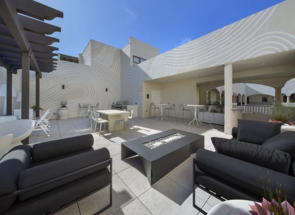 a view of the patio area of architecture, courtyard, estate, facade, home, house