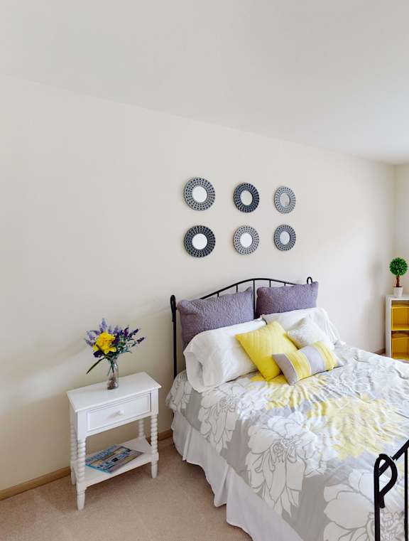 Social Lounge at Poplar Creek Apartments, Brookfield