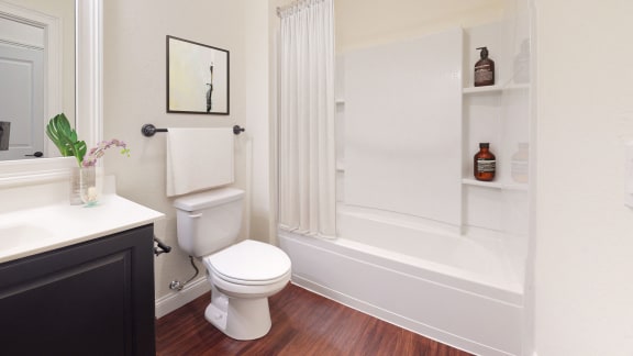 Linx_2BedM_Bathroom