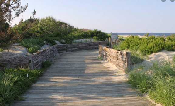 best garden style one bedroom and two bedroom rental apartments for rent at edgewater east/west apartments in long branch, nj near the jersey shore beach on the water