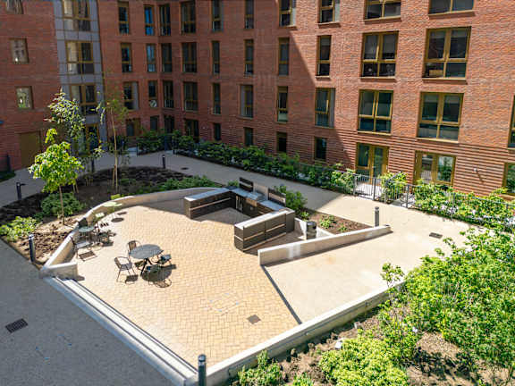 Natural Courtyard Setting at Emporium House Apartments, Reading