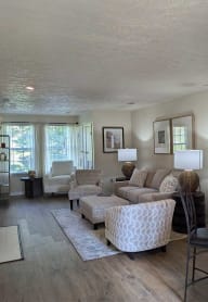 Living Room with Couches at Chestnut Ridge Apartments, Pittsburgh