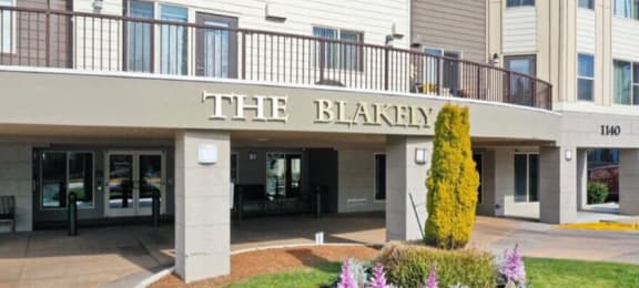 Exterior building with sign  l Blakely Echo Lake