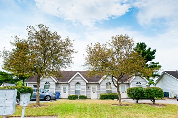 Elegant Exterior View at Parkside at Maple Canyon, Columbus, 43299