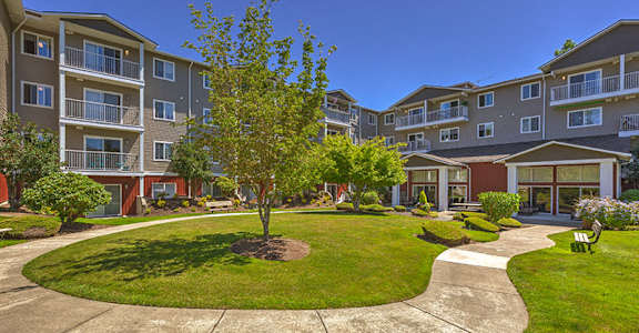 Courtyard at VINTAGE AT HOLLY VILLAGE SENIORS Apartments, Washington, 98204