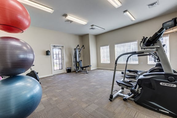 Fitness Center at FOREST CREEK APARTMENTS, Spokane, 99208