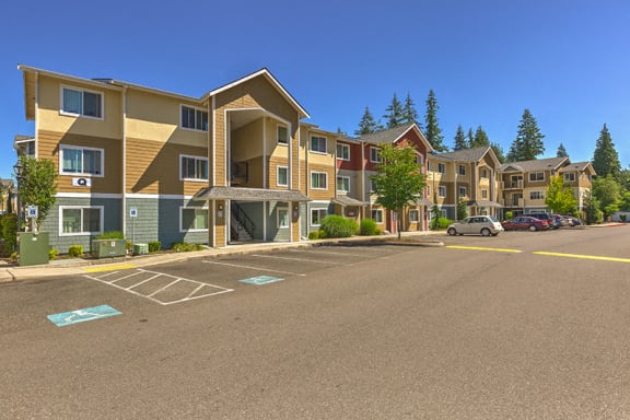 Building exterior and parking lot at Quilceda Creek, Marysville, WA 98271