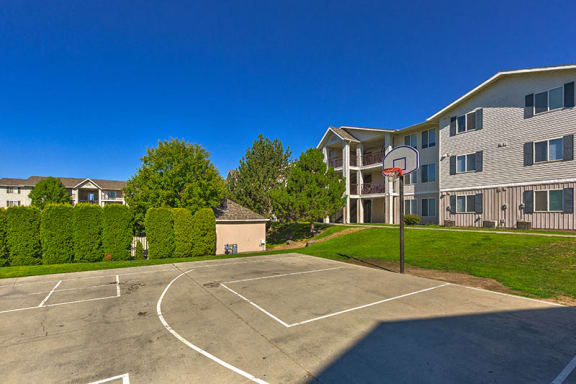 Basketball Court at SILVER CREEK, Pasco, WA, 99301