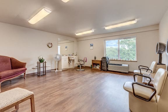 Salon at VINTAGE AT BELLINGHAM, Bellingham, WA, 98226