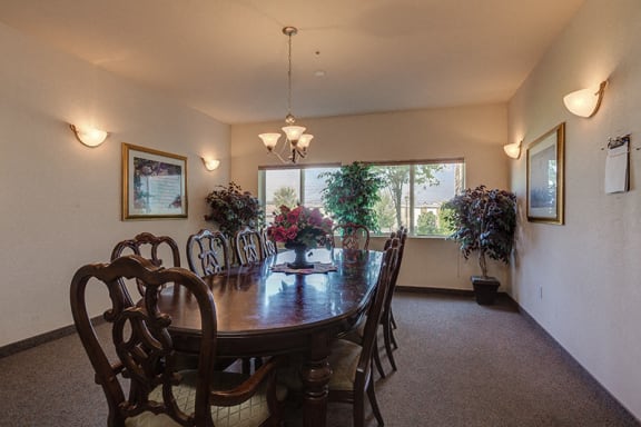 Dining Area at VINTAGE AT CHEHALIS Apartments, Chehalis , WA 98532
