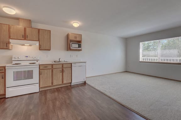 Dining and Kitchen at VINTAGE AT HOLLY VILLAGE SENIORS Apartments, Everett, Washington, 98204
