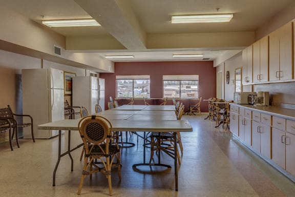 Social Room with KItcen at VINTAGE AT SPOKANE, Washington, 99208