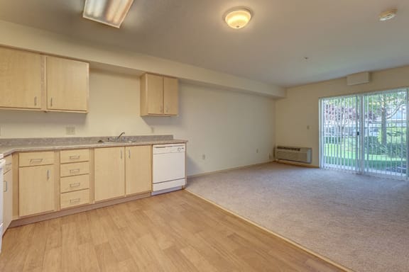 Apartments KItchen at VINTAGE AT SPOKANE, Spokane Washington