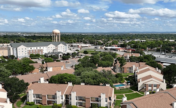 clubhouse at country club villas apartments