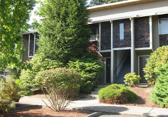 a view of the front of the building