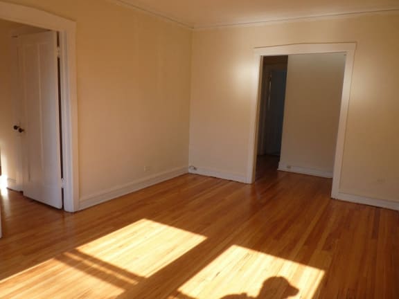 4651 N Manor Living Room