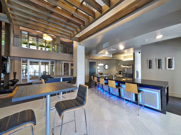 Two Story Clubhouse with WiFi at Dallas Apartment Near Tollway