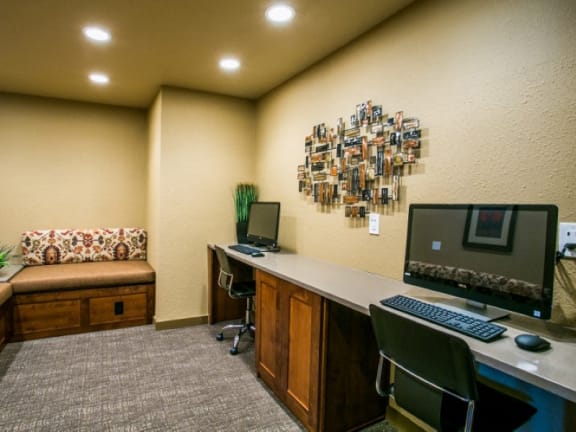 ABQ Apartments near Taylor Ranch with Resident Business Center with Computers and Internet WiFi Access