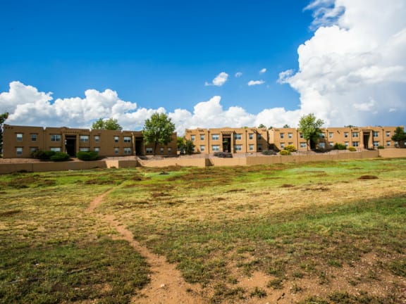 Apts for Rent in Santa Fe NM with Walking, Jogging and Biking Paths