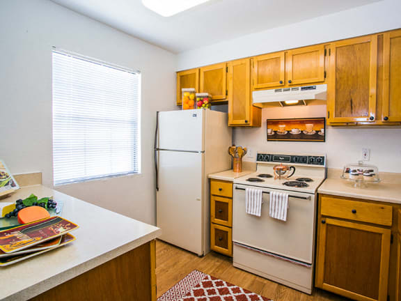 Apartments in Taylor Ranch with Full Kitchen and Refrigerator