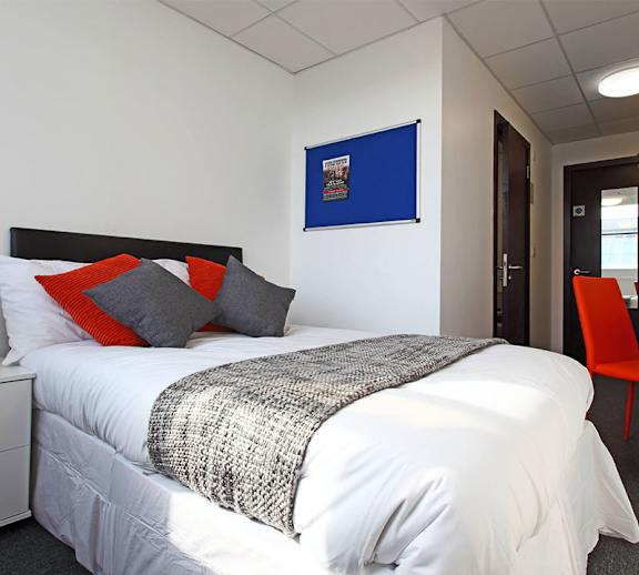 Paisley - MyPad  - En suite 1