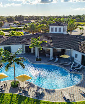 the pool at the resort at longboat key club