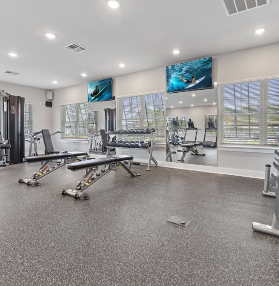 the gym at the preserve at green valley townhomes in green valley va