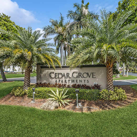 Outdoor lawn at Cedar Grove Apartments in Miami FL