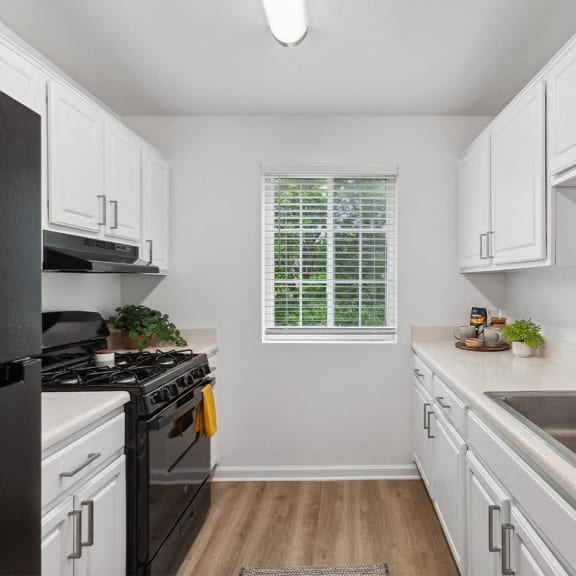 Kitchen at Leesburg Apartments in Leesburg VA