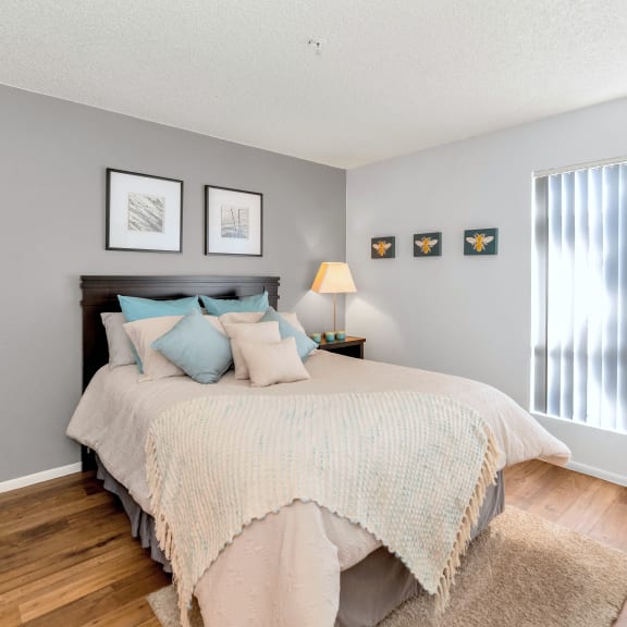 Bed at Glen Brae, Glendale, AZ, 85301