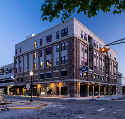 the building in which the hotel is located