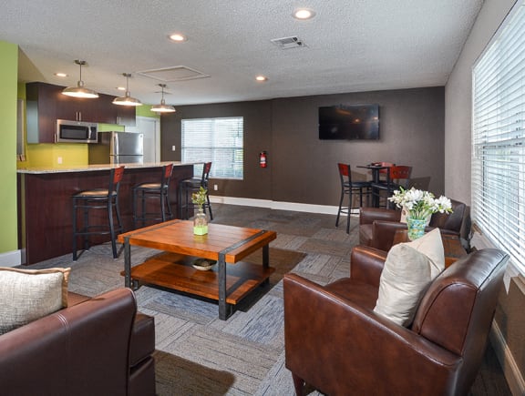 Clubhouse Kitchen and Lounge